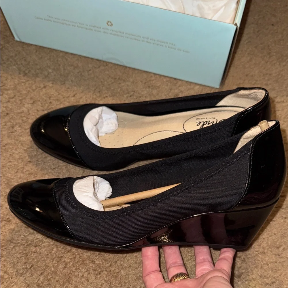 Life Stride Juliana Stretch Black Patent Wedges Size 7.5 New in Box - Picture 5 of 14